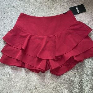PERFECT RED SKORT